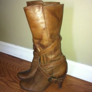 BCBG boots